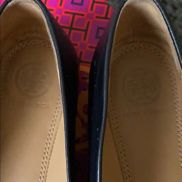 Only worn once, in box size 7.5 . Gentler used . - Picture 7 of 7